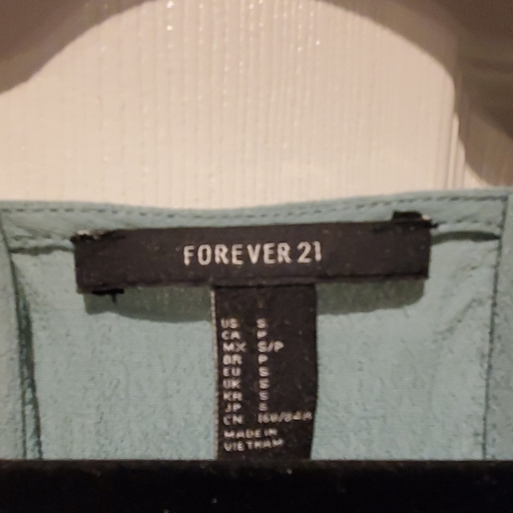 Light blue blouse - Picture 2 of 3